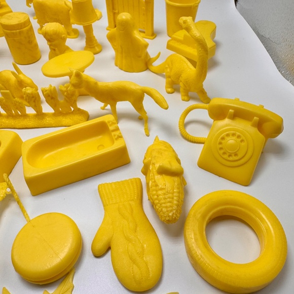 Houghton Mifflin Getting Ready To Read Toys Yellow Vintage Lot of 53 - Picture 5 of 15